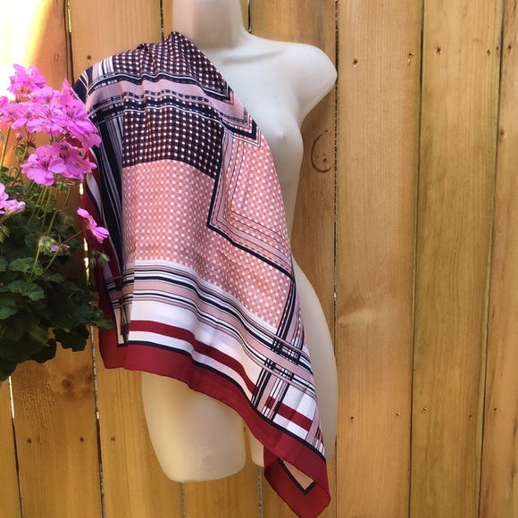 VTG Trendy Geo Square Scarf. Red, cream, blue, orange, white - Picture 3 of 13